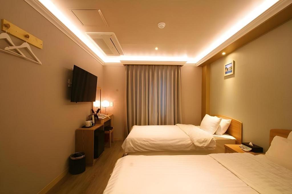 Jeju Sejong Hotel Exterior foto